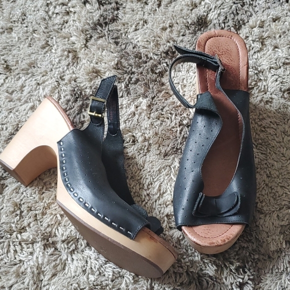 Sutro Footwear San Francisco Wooden Clog Heels - Picture 1 of 8